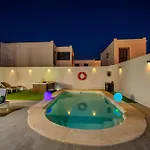 Eguzkilore Villa